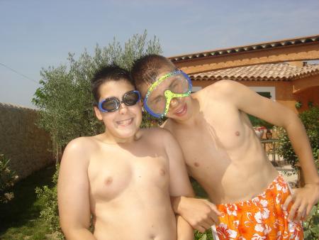 NONO eT MOI